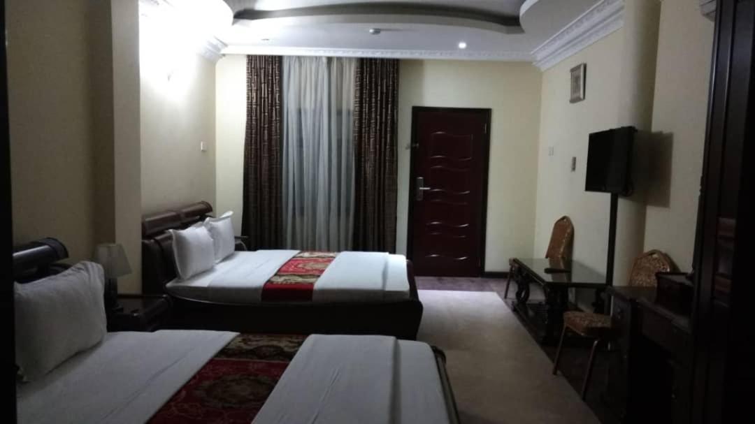 Biraj International Hotel Kampala Dış mekan fotoğraf