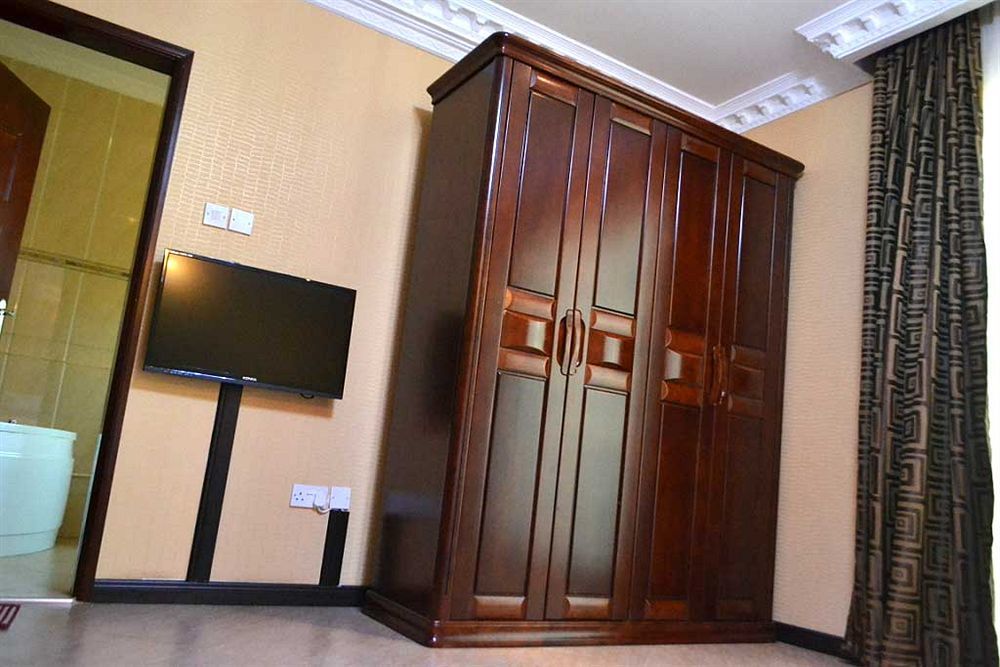 Biraj International Hotel Kampala Dış mekan fotoğraf