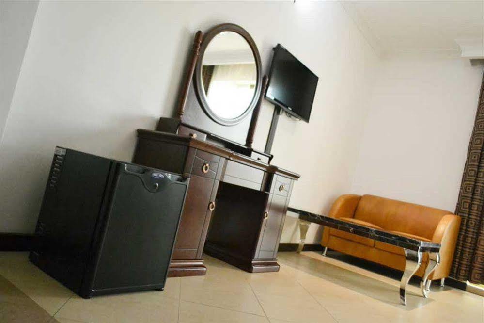 Biraj International Hotel Kampala Dış mekan fotoğraf